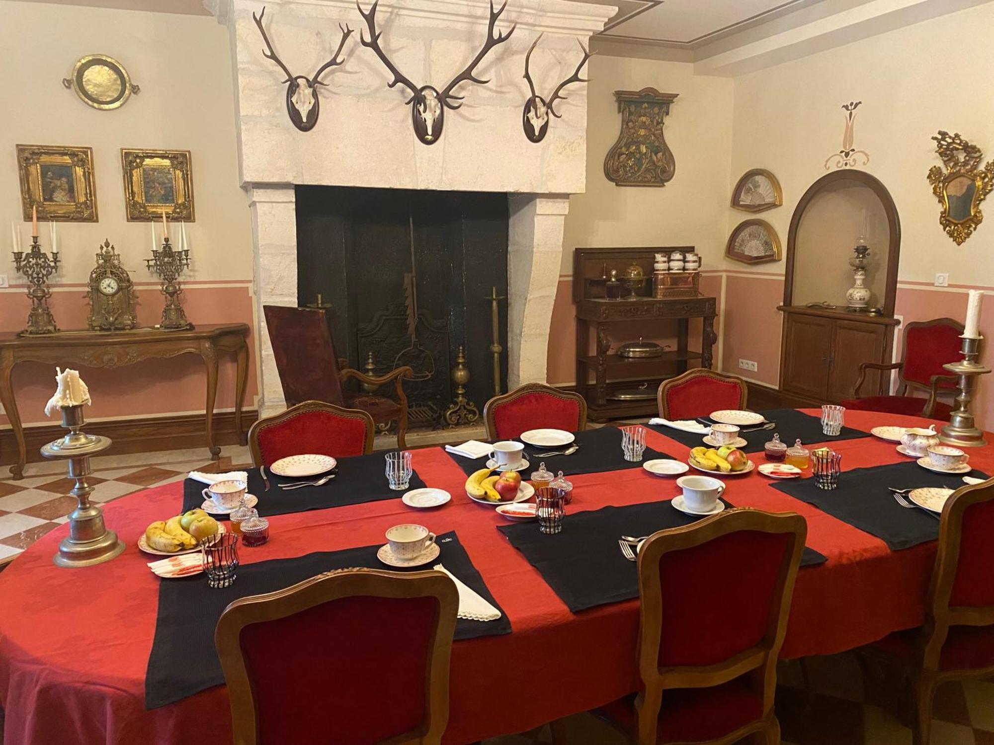 Chateau Saint-Chartier Extérieur photo